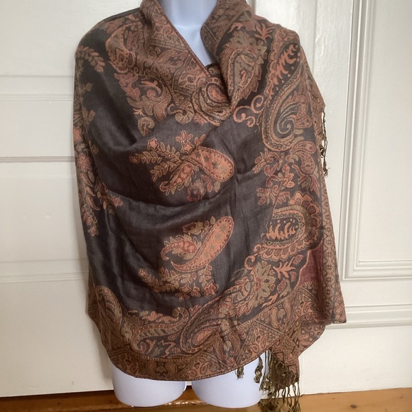 Paisley earth tones large shawl scarf or wrap shades of browns gold green - Picture 3 of 13